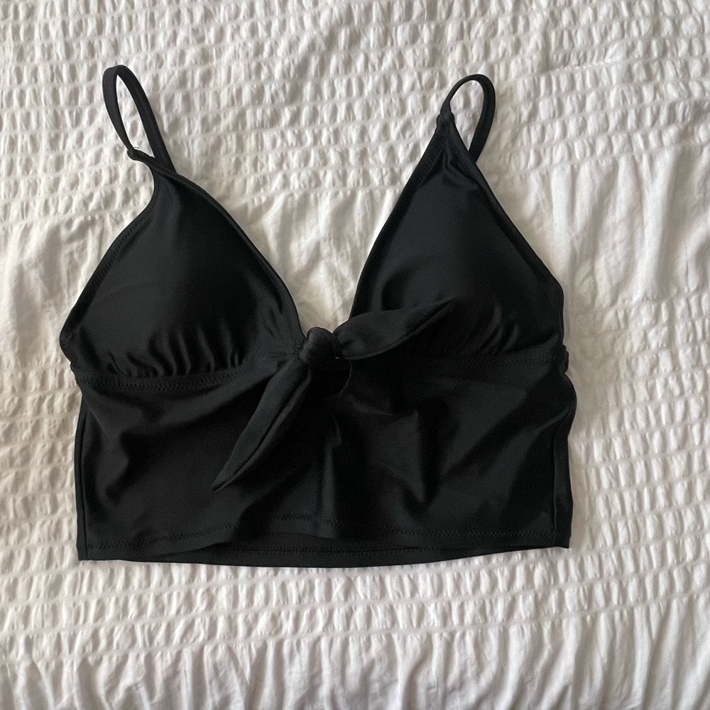 Medium Aerie Bikini Top 🖤✨